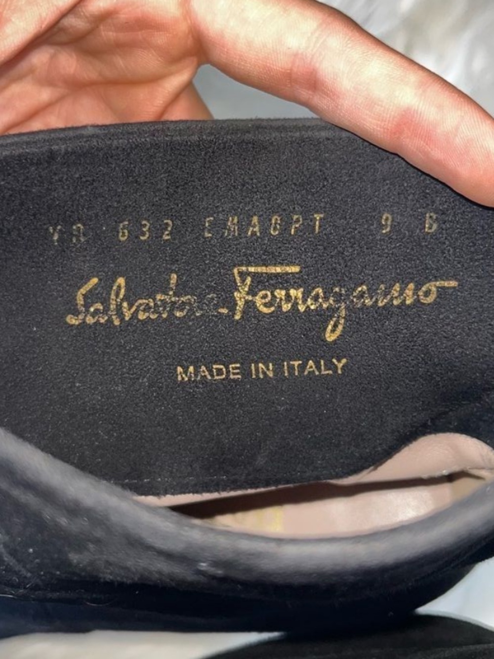 SALVATORE FERRAGAMO Suede Black Amelia Sambi Gancini Rego Boots Sz. 9 - Picture 8 of 8